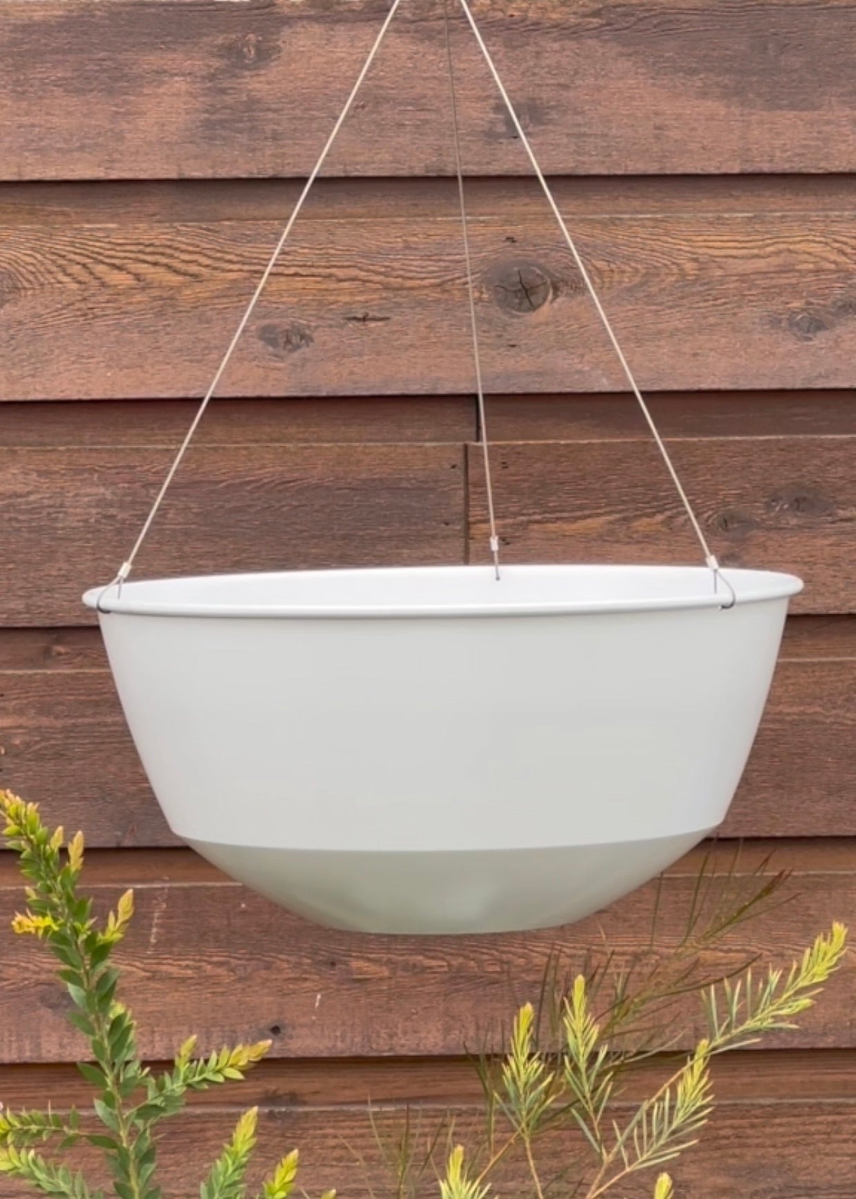 Navio Hanging Planter