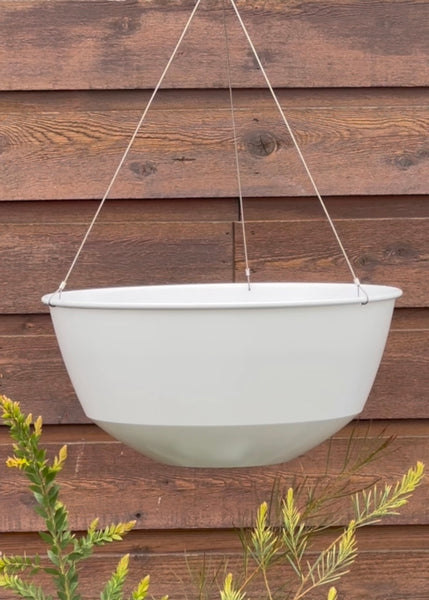 Navio Hanging Planter