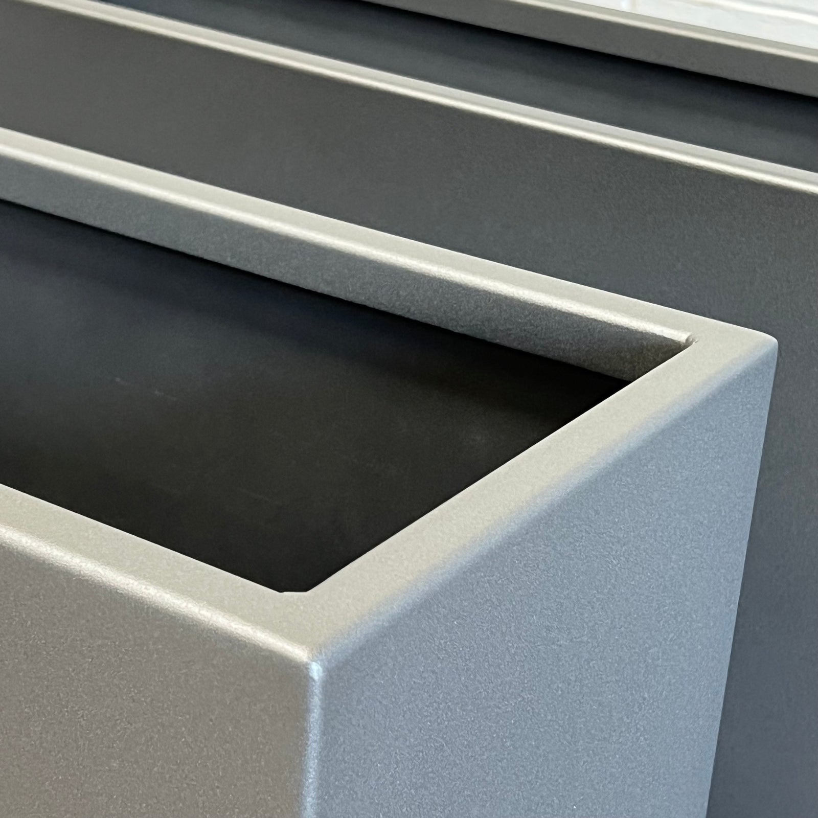 Bordo Dividing Planter